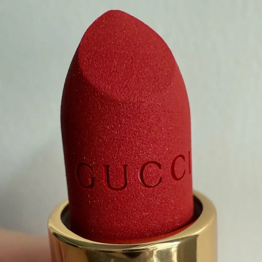 GUCCI ROUGE À LÈVRES MAT – GOLDIE RED 25 | A RED TO REMEMBER
